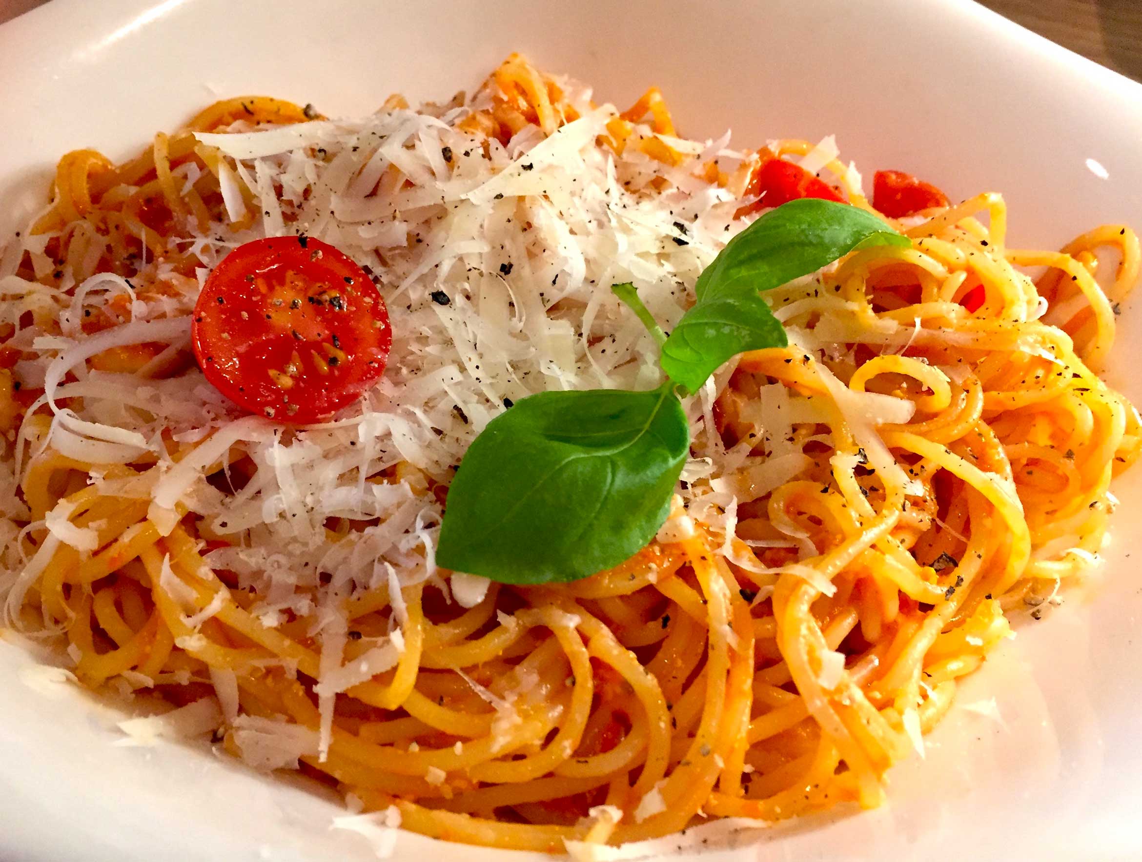 Spaghetti Pesto Rosso | yummyrecipes4all.com